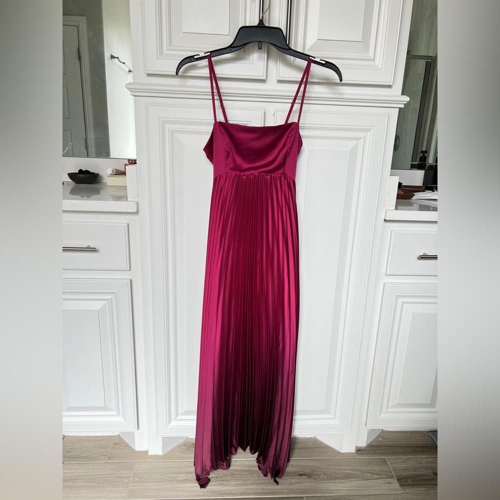 Abercrombie Giselle Clasp-Back Pleated Dress Midi or Maxi